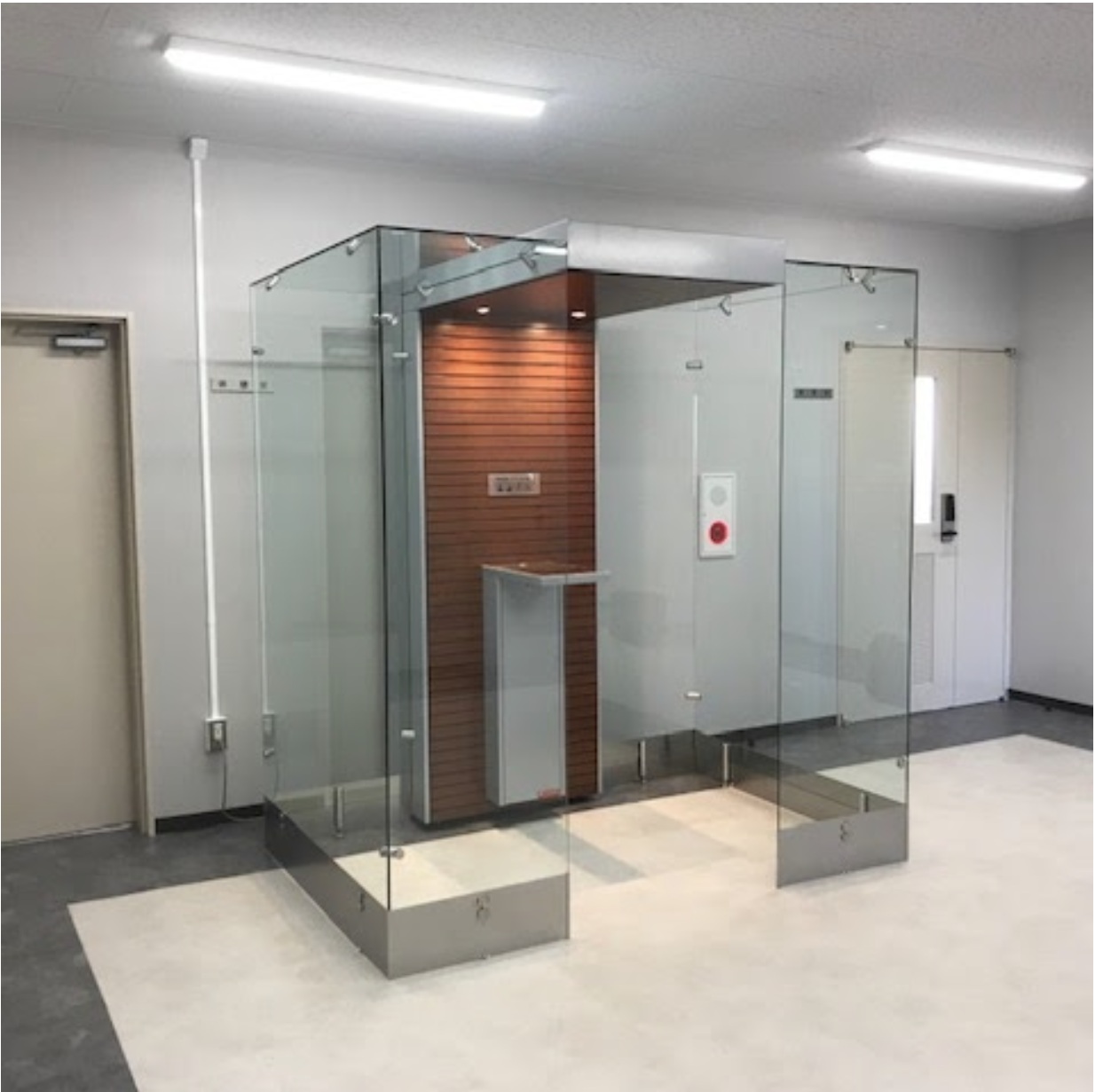 東京オフィス 分煙用喫煙スペース据付工事